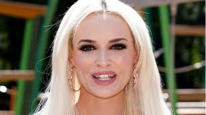 Mit ihrem gewohnt trockenen humor und ihrer selbstironie schildert sie geradlinig und ehrlich die hochs und tiefs ihrer schwangerschaft: Keine Zweite Schwangerschaft Daniela Katzenberger Hatte Schuldgefuhle Gala De