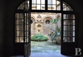 The Listed Thomas De La Valette Mansion House In The Midst Of Carpentras Capital Of The Comtat Venaissin Area Mansions Homes Mansions Houses For Sale France