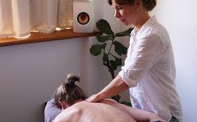 Qualified Acupuncturist & Massage Therapist | Victoria Ewen