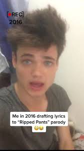 This is my process. A video i never inteded to share from 2016…  😬😂#poopedmypants #rippedpants #spongebob #oldvideo #draft #lyrics #parody  #foryou #foryoupage #fyp