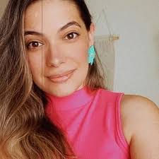 Fernanda Bueno's Instagram, Twitter & Facebook