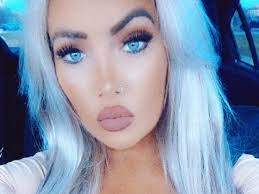 Leslie White's Instagram, Twitter & Facebook