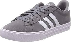 Tragekomfort und coole designs für deinen maskulinen look. Adidas Herren Daily 2 0 Fitnessschuhe Eu Amazon De Schuhe Handtaschen