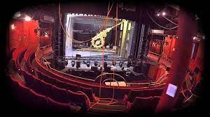 The raimund theater of the vereinigte bühnen wien (vbw), a wien holding company, has been completely refurbished since july 2019. Mozart Das Musical Im Raimund Theater Buhnenaufbau Im Zeitraffer Youtube