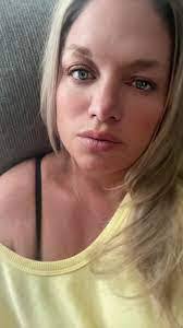 Kara Perdue's Instagram, Twitter & Facebook