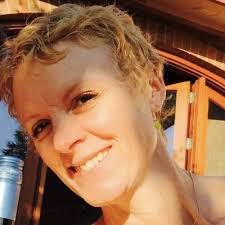 Melinda Beane's Instagram, Twitter & Facebook