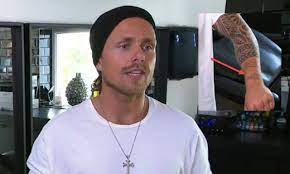 In het programma getekend voor het leven helpt andré hazes mensen om van een ongewenste tattoo af te komen. Andre Hazes Laat Bridget Tattoo Verwijderen Het Is Geen Geheim Dat Ik Een Tijd Teveel Dronk