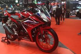 Mesin tetap sama yaitu jantung 149cc silinder tunggal, berpendingin cairan menghasilkan 17,1 di thailand, honda cbr150r 2021 dibanderol baht 99.700 atau setara rp 46,7 juta. Honda Cbr 150r Buatan Indonesia Tembus 100 Juta Vnd Di Vietnam Gridoto Com