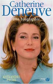 Frisur hochgesteckt blondine mit blauen augen gesicht 50ies fashion 70s haar französische schauspieler frisur inspirationen blondinen. Catherine Deneuve Une Biographie Fache Alexandre Cubero Valerie Amazon De Bucher