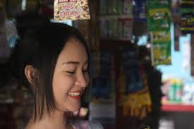 Curhat Gadis Penjaga Warung Kopi Mirip Anya Geraldine, Ingin Jadi Guru  hingga Tahan Kantuk