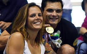 Deux mois plus tard alors qu'il collectionne les médailles dans les bassins, son frère florent a tenu un discours similaire au micro d'europe 1. Natation Florent Sera Une Machine De Guerre Laure Manaudou Ravie Du Retour De Son Frere Jo Tokyo 2020