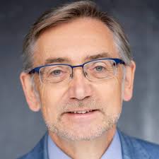 Karen Broad (Assoc CIPD)