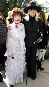 She talked about it on the graham norton show. Diane Keaton Demonstriert Auf Instagram Wie Exzentrik Mit 73 Jahren Aussehen Kann Vogue Germany