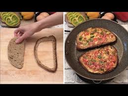 Une Omelette Dans Une Tartine Et Autres Astuces Avec Des Oeufs Youtube Recette Idee Recette Facile Omelette