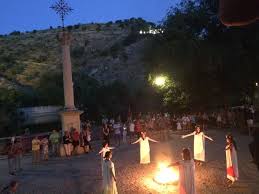 Los rituales para la noche de san juan más sorprendente: Toledo Celebra La Noche De San Juan Con Un Espectaculo De Rituales Magicos En El Casco Y La Hoguera De Los Cuentos En El Poligono Ayuntamiento De Toledo