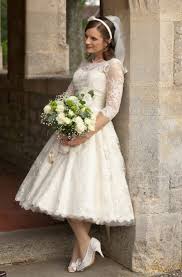 Ottobre 2011 l'abito da sposa anni 70 di patrizia riflesso nello specchio di famiglia che lo scorso anno ha riflesso francesca vestita da. Abiti Sposa Stile Anni 50 Cerca Con Google Abito Da Sposa Midi Abito Da Sposa Corto Abiti Da Sposa In Organza