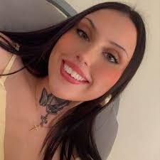 Janie Yarbrough's Instagram, Twitter & Facebook