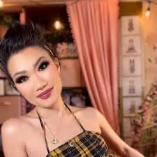 Bindu Suresh (@atbindusuresh)