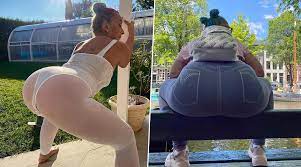 Grandmother Sells X-Rated Snaps on OnlyFans, Quits Job As She Rakes in  £1,300 a Month by Selling Hot Pics After Being Convinced by Her Daughter! |  👍 LatestLY