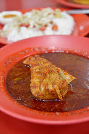 1 kg ikan sea bass/kakap (sesuai selera), 1 siung bawang merah besar, 1 sdt mustard seed/biji halba (boleh skip), 1 batang sereh, 1 ruas asam jawa, 1 lliter air, secukupnya garam dan gula, 10 siung bawang merah, 4 siung bawang putih, 1 ruas jahe, 1 ruas terasi (optional). Hajjah Mona Asam Pedas Melaka Halal Food Motormouth From Ipoh Asian Food Travel Blog