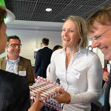 Daarnaast is ons dagelijks leven erg afhankelijk geworden van digitale systemen en techbedrijven die die systemen leveren. Boekblad Vaktijdschrift Voor Boekhandel Uitgeverij Auteurs En Bibliotheek