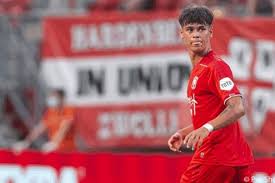 The fc twente v ajax live stream video is scheduled to be broadcast on 13/01/2021. Calon Wni Lakukan Debut Bersama Ajax Amsterdam Saat Jumpa Twente