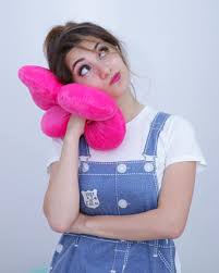 شو أحلى شيء صار معكم اليوم اكتبوا بالتعليقات قاعدة عم بقرأهم What Is The Best Thing That Happened To You Today Comment Belo Youtubers Youtube Beauty