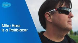 Lisa Enderle's Instagram, Twitter & Facebook