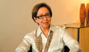 São pessoas da mesma família que se juntam para uma conversa em que se fala de tudo. Fernanda Montenegro E Eunice Munoz O Grande Teatro No Feminino