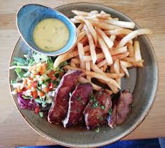 Le splendide spiagge e le graziose baie, unitamente alla vegetazione mediterranea, fanno del paese una delle mete più attraenti. Cosa Vedere E Dove Mangiare In Islanda Withgusto