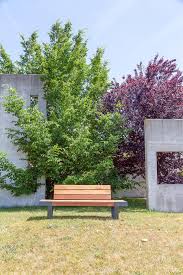 Manufactured during ww2 by the wade tool company of 53 river street, waltham, mass., their bench profiling machine was intended for the machining of irregular shapes and contours, slotting, recessing, routing and light vertical milling. Wade Bench Sitzbanke Von Sit Architonic