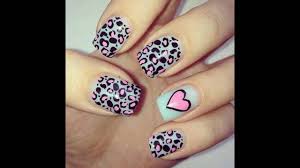 Con fondos de colores blancos y neutros darán un aspecto de limpio y elegante. Decoracion De Unas Animal Print Paso A Paso Unas Decoradas