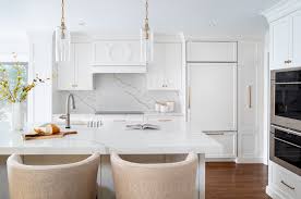 quartz vs. natural stone: which