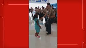 Meninas 8 anos dancando bum videos mobile. Video Menina De 8 Anos Danca Ao Som Da Musica Preferida Um Dia Antes De Retirar Tumor No Df Distrito Federal G1