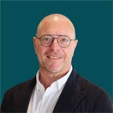 Jessica Lasota's Instagram, Twitter & Facebook