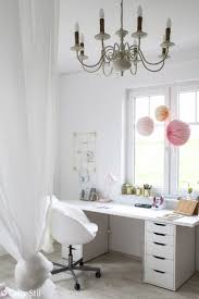 Inspiration Und Ideen Fur Ein Madchen Kinderzimmer Makeover In Weiss Rosa Und Grau Schreibtischecke Himmelb Zimmer Madchen Madchen Zimmer Ideen Kinder Zimmer