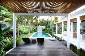8 contoh gambar desain kolam renang rooftop dan lantai 2 / jika ingin mencoba sesuatu yang berbeda, kolam renang yang berada di atas gedung. Ide Konsep Desain Taman Cantik Di Sekeliling Kolam Renang Rumah Anda Arsitag