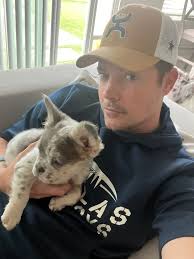 wcw Throwing it back to baby Willow….isn't she the sweetest? Show me  alllllll the puppy pictures 🐶