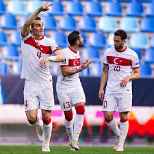 أمير عادل يقدم منتخب تركيا واحدة من أفضل نسخ التصفيات له حتى الآن خاصة المؤهلة لنهائيات كأس العالم… كتب : Ù…Ø­Ù„Ù„ÙˆÙ† ØªØ±ÙƒÙŠØ§ Ø§Ù„Ù…Ù†Ø§ÙØ³ Ø§Ù„Ø­Ù‚ÙŠÙ‚ÙŠ Ù„Ù„Ù…Ù†ØªØ®Ø¨ Ø§Ù„Ø¥ÙŠØ·Ø§Ù„ÙŠ ÙÙŠ Ø§Ù„Ù…Ø¬Ù…ÙˆØ¹Ø© ØªØ±Ùƒ Ù…ÙŠØ¯ÙŠØ§