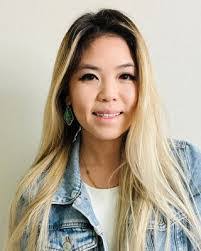 Allison Barton's Instagram, Twitter & Facebook