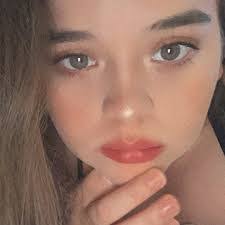 Melissa Moctezuma's Instagram, Twitter & Facebook