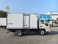 Factory Sale Foton 4X2 5m 6m Box Freezer Refrigerated Van Truck