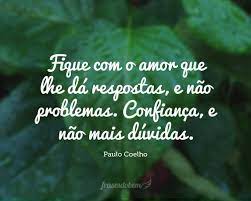Un guerrero de la luz siempre mantiene su corazón limpio de sentimientos de odio. Frases De Paulo Coelho