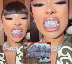 Kendrick Lamar's new custom GEMINI grillz