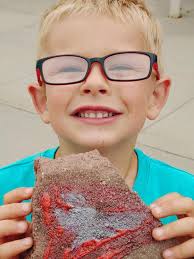 First geocaching finds: totem pole and Hickory Bridge Farm