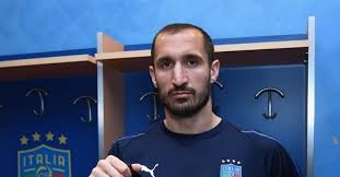 Gioco a calcio nella juventus e nella nazionale italiana. Dzhordzho Kellini Byl Bolelshikom Milana No Zatem Vyzdorovel