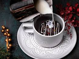 Diy Hot Cocoa Bombs Are Taking Over Tiktok They Could Not Be Easier To Make Diy Hot Cocoa Chocolate Bomb Hot Cocoa