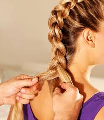 Haare zum selber machen mit wenigen handgriffen könnt ihr euch diese einfache frisuren für mittel lange haare zum selber machen. Elegante Flechtfrisuren Zum Nachmachen Anleitungen Und Inspirierende Ideen