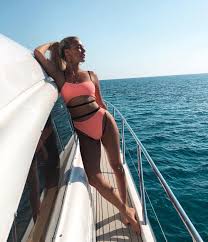 ١ حذف حساب إنستقرام نهائياً عبر الويب. Sergio Aguero S Girlfriend Taylor Ward Went To 35k School Had Boob Job At 21 And Dated Katie Price S Boyfriend Kris Boyson
