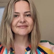 Emma Bowles's Instagram, Twitter & Facebook